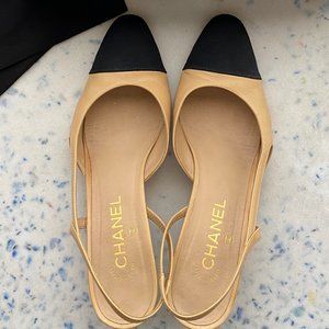 CHANEL Goatskin & Grosgrain Beige & Black Classic Slingbacks